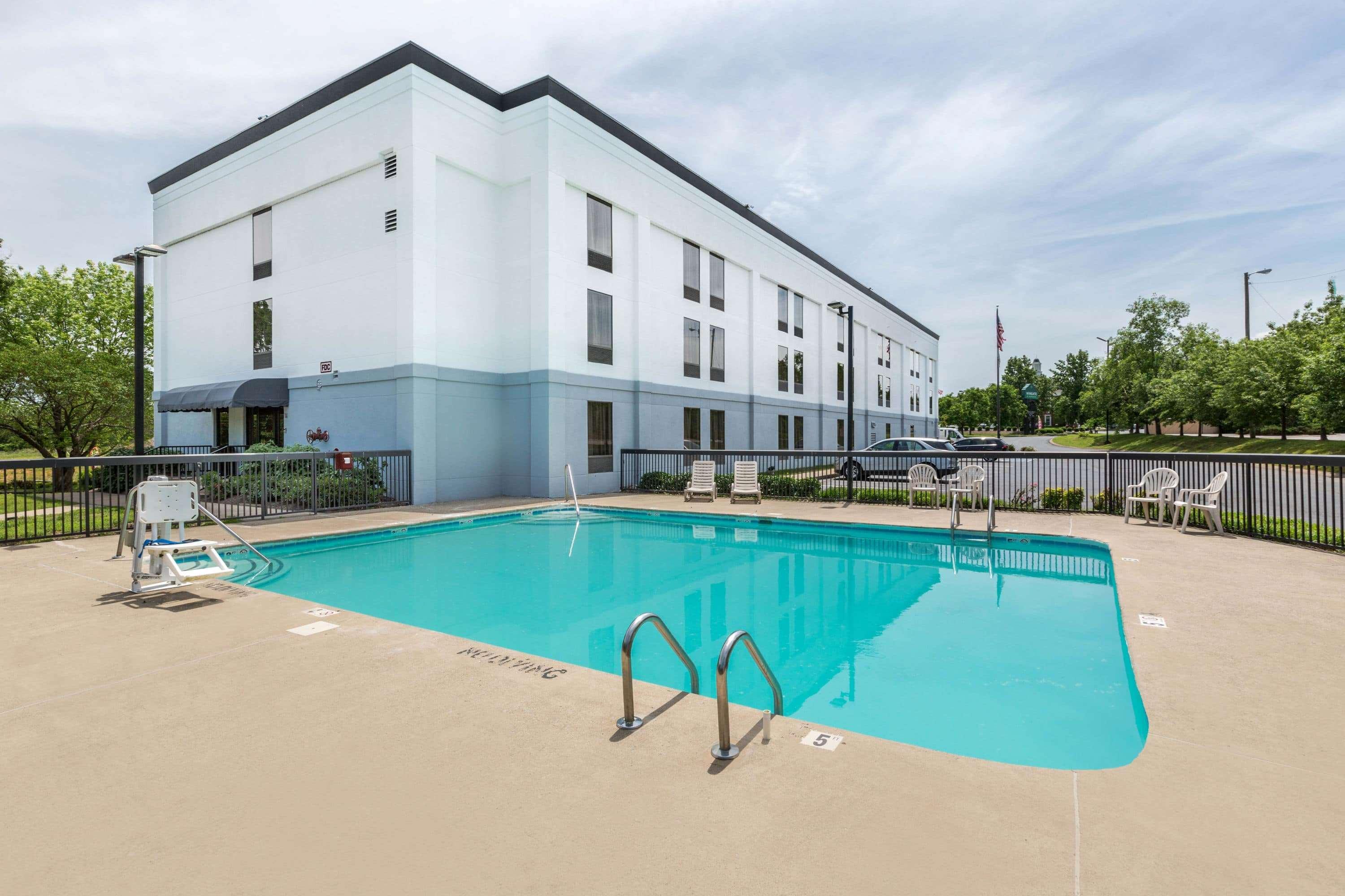 Hotel Wingate By Wyndham 3*