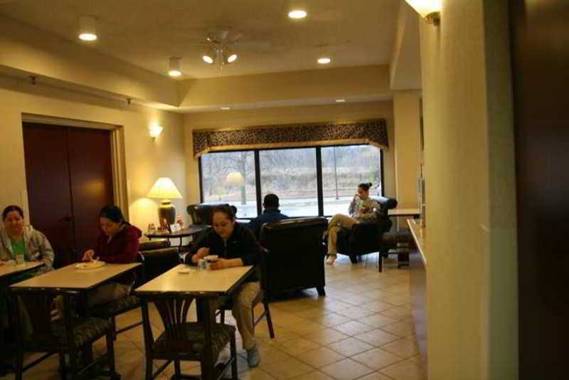 Wingate By Wyndham Hotel 3*