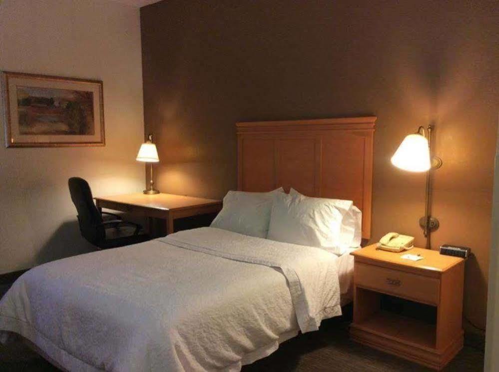 Wingate By Wyndham Hotel